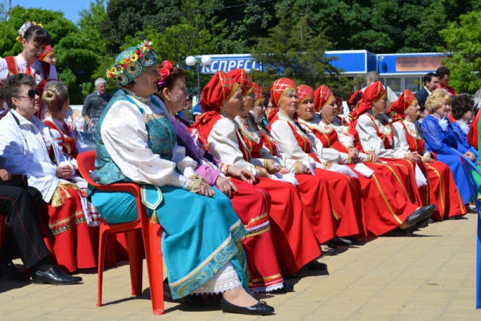 Участницы фестиваля «Лэчу до тэбэ, мое сэрдэнько» (Фото Елены Афанасьевой).